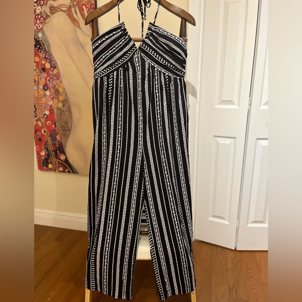 Cupshe Black and White Striped Jumpsuit with Wide-Leg Silhouette